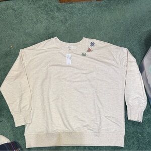 Maurices Off-White Sweatshirt with Floral Details